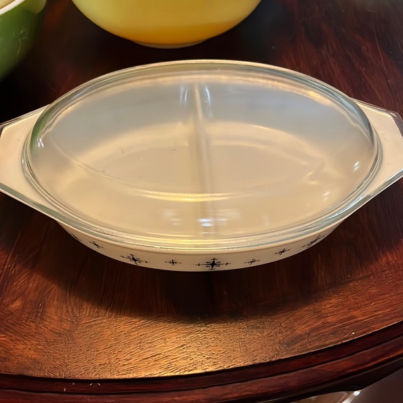 Vintage Pyrex Atomic Starburst Compass Divided Baking Dish with Lid - Picture 1 of 6